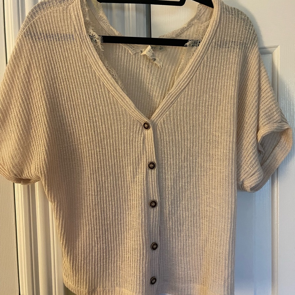 Blu Pepper short sleeve with lace sweater shirt.